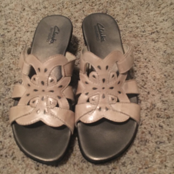 Clark’s Slide on Sandals Size 7 - Picture 3 of 4